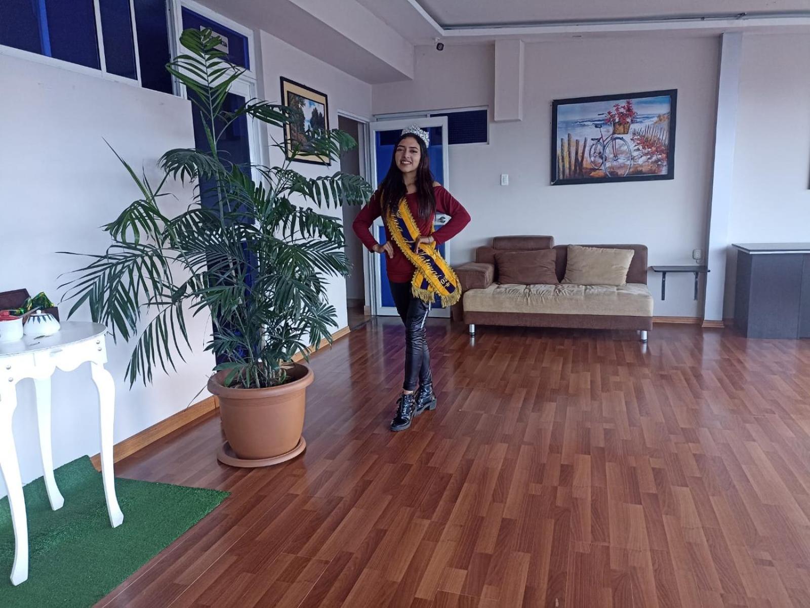 Hotel Versailles Ambato Esterno foto