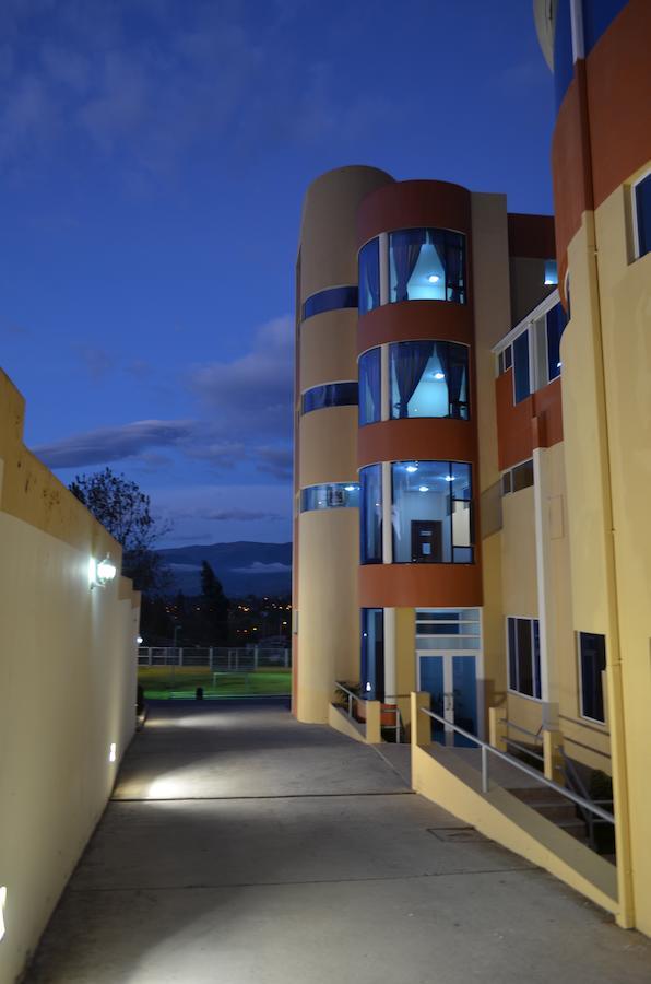 Hotel Versailles Ambato Esterno foto