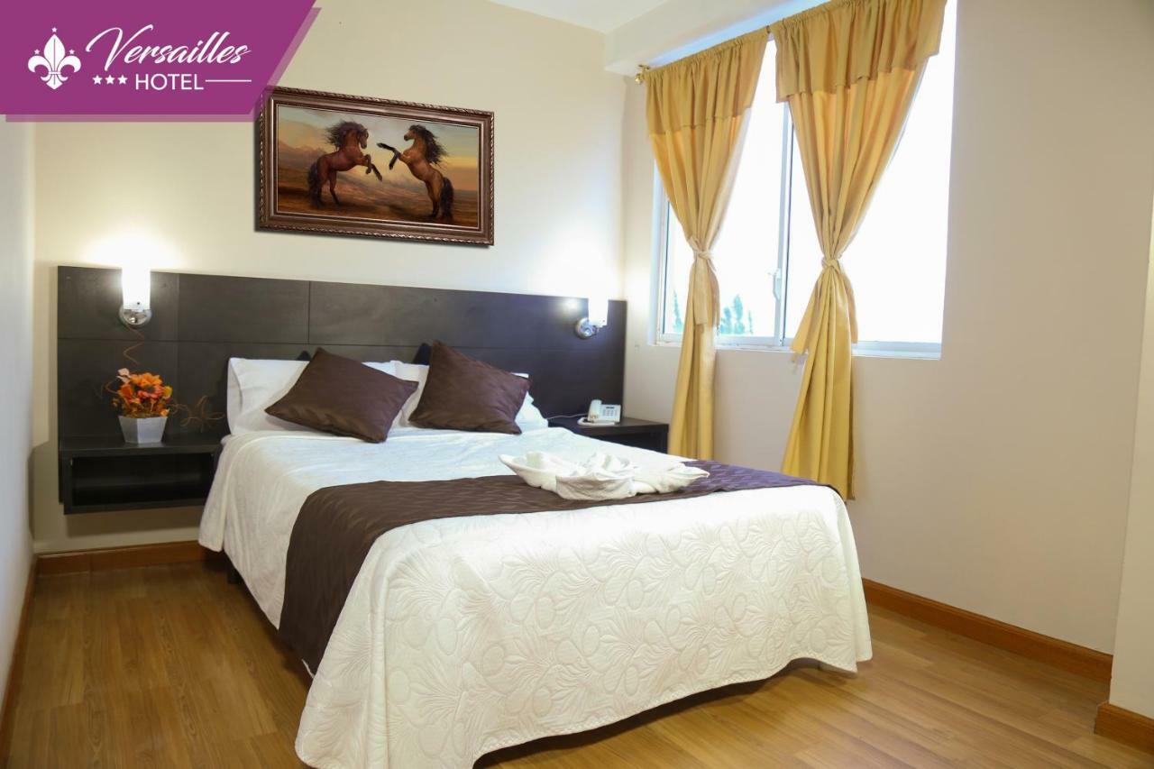 Hotel Versailles Ambato Esterno foto