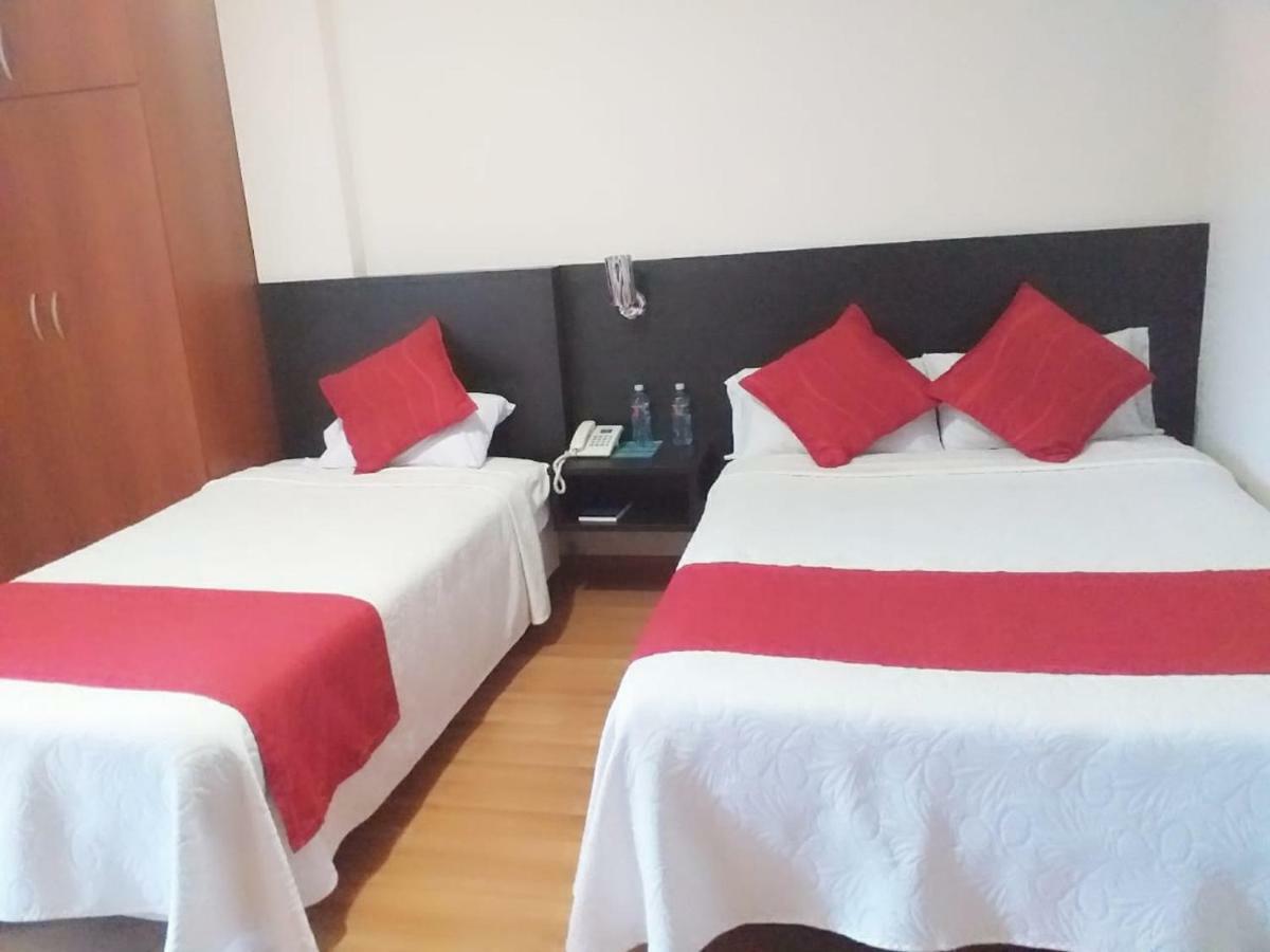Hotel Versailles Ambato Esterno foto
